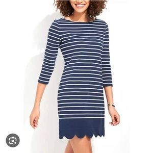 Vineyard vines shift dress with scalloped hem